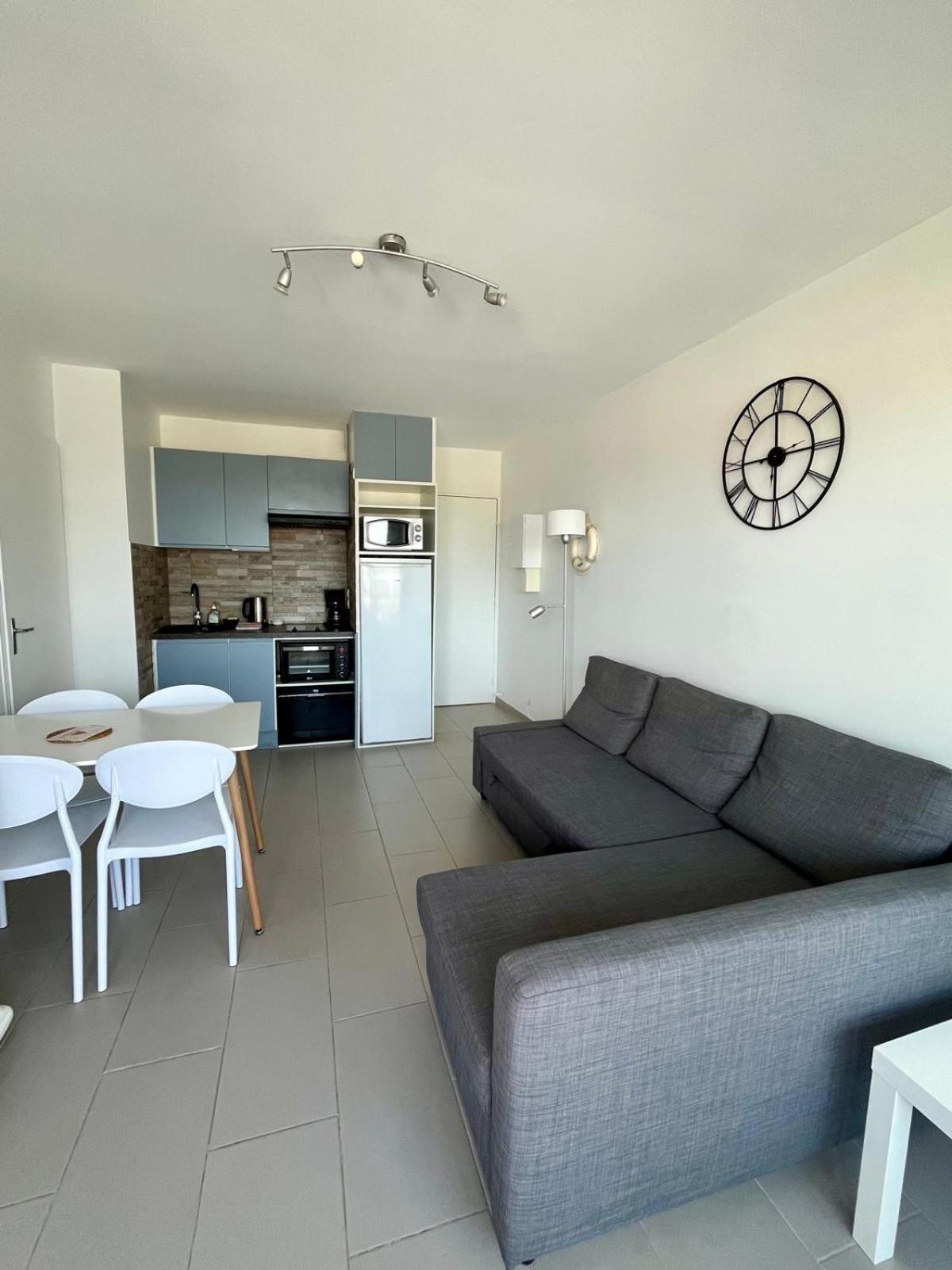 Appartement Vue Mer Et Marina, Loggia - Parking กูร์เซิล-โซร์-แม ภายนอก รูปภาพ